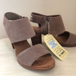 BRAND NEW! TOMS Desert Taupe Suede Cutout Sandals